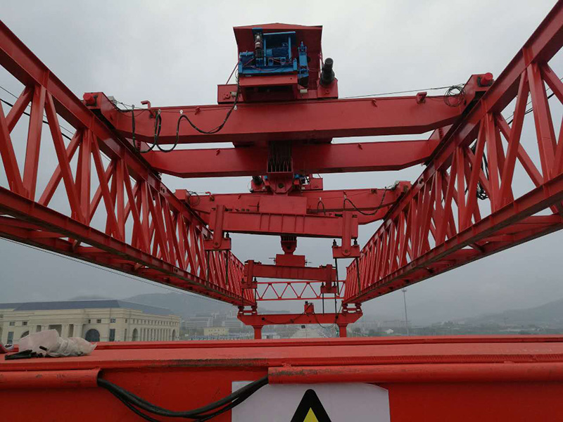 淺談對高速鐵路架橋機(jī)設(shè)計(jì)的研究