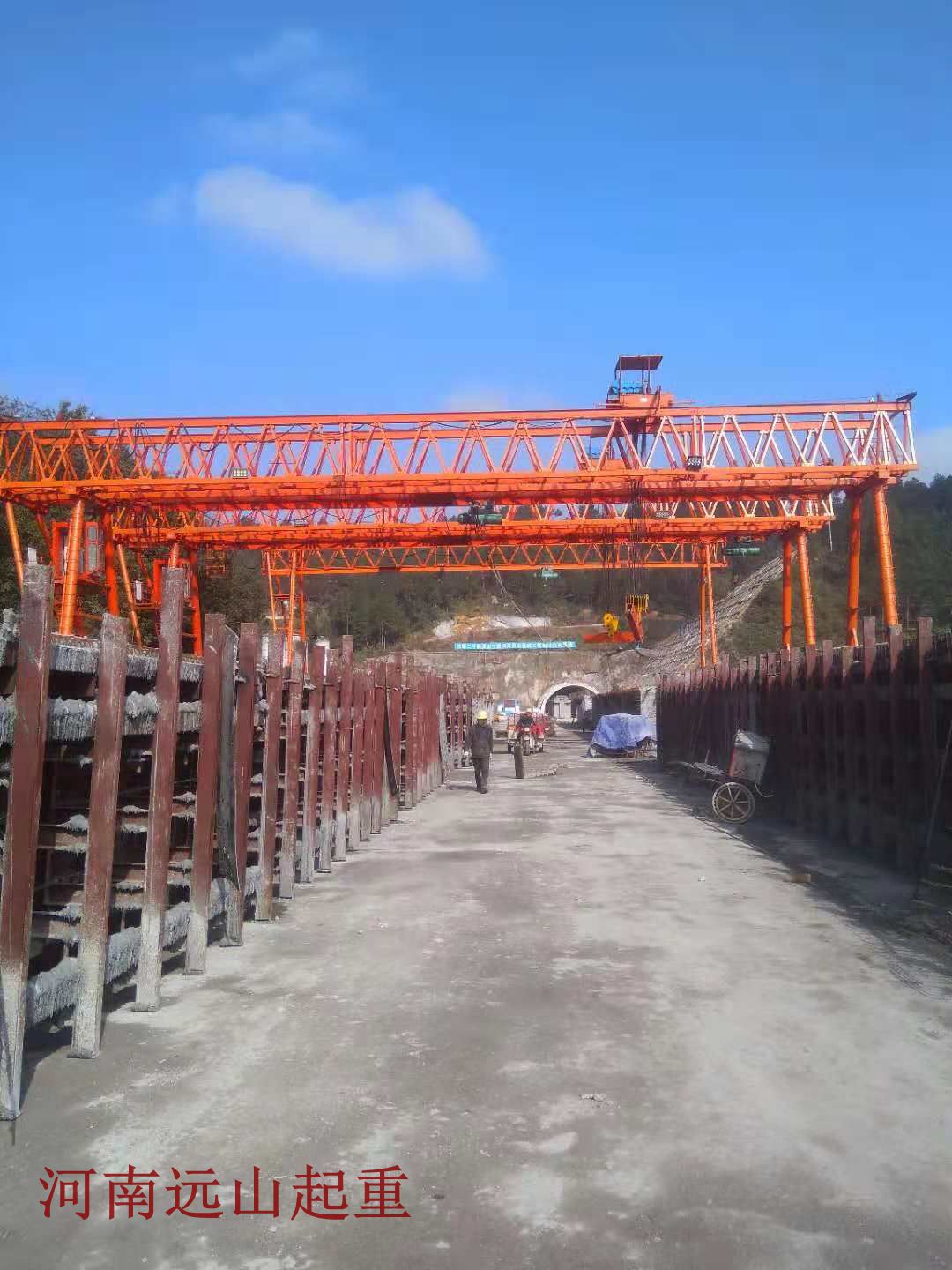 路橋門式起重機(jī)設(shè)備的這些特殊優(yōu)勢都知道嗎?