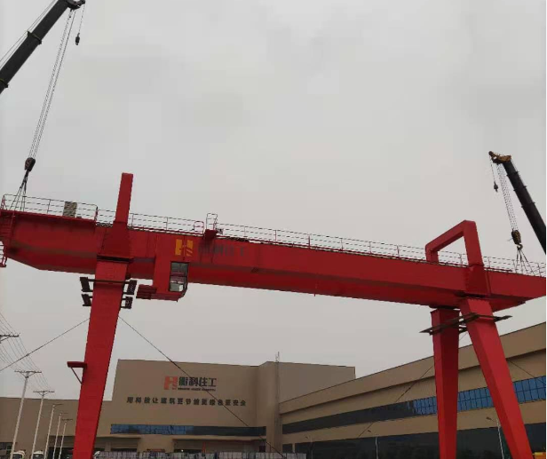 購買路橋門式起重機(jī)時(shí)應(yīng)該注意哪些？門式起重機(jī)廠家為您解答