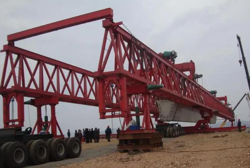 雙懸臂架橋機(jī)主要用于哪些領(lǐng)域和場合？有哪些應(yīng)用案例？